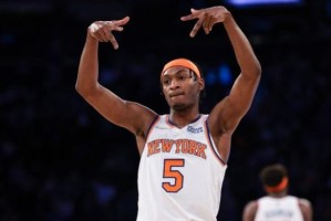  布伦森末节发威尼克斯逆转篮网拿下关键战役