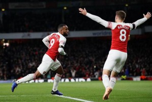  阿森纳门将低级失误，伯恩茅斯补时扳平抢关键一分  