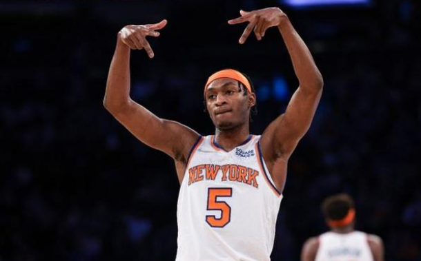  布伦森末节发威尼克斯逆转篮网拿下关键战役